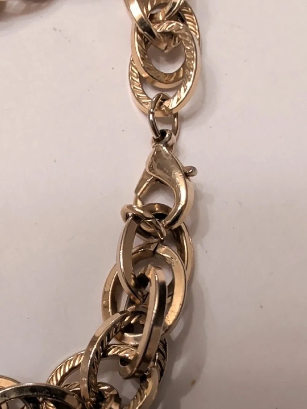 Elegant Gold-Tone Linked Bracelet - Women’s Fashion Jewelry